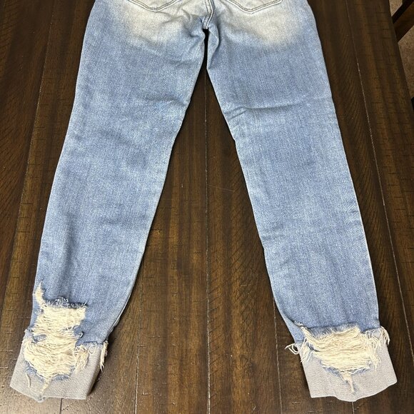 Kancan Distressed Light Wash Cuffed Ankle Jeans - Picture 4 of 6